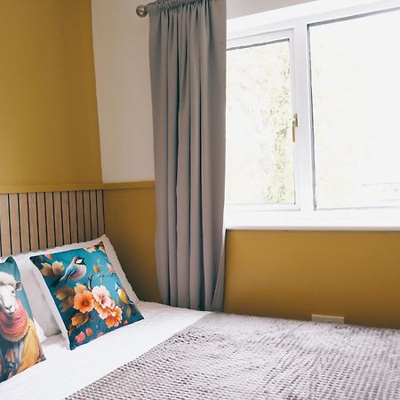 Bee Stays - Long Lane Warrington Extérieur photo
