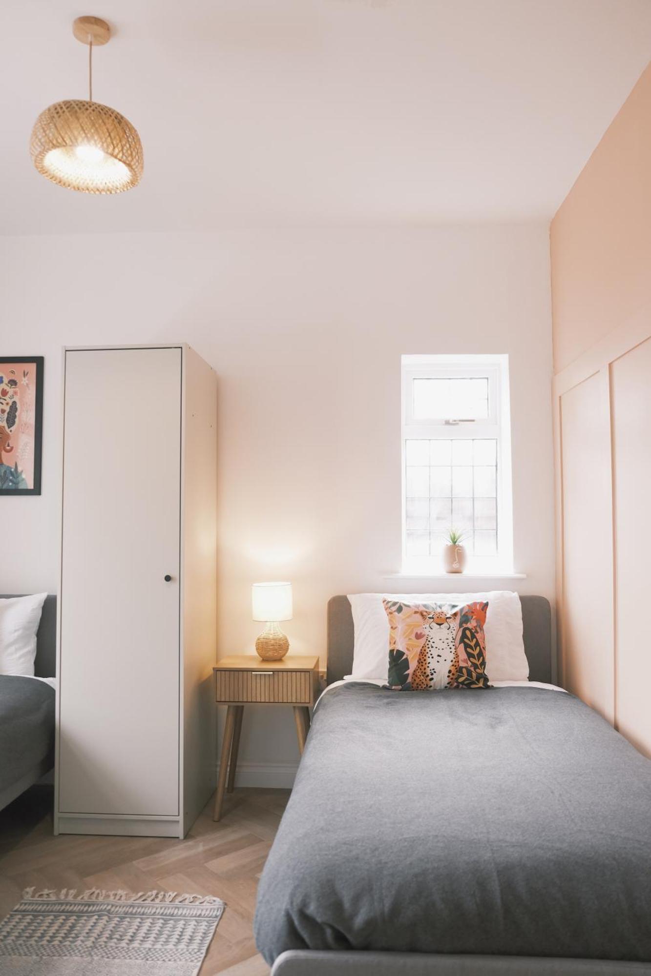 Bee Stays - Long Lane Warrington Extérieur photo